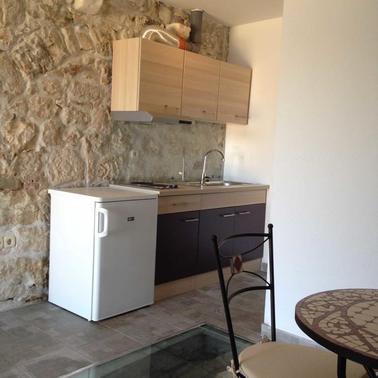 Apartments Acalinovic Vis Quarto foto