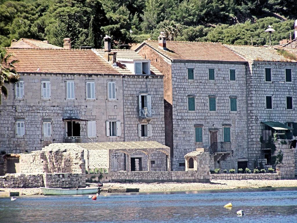 Apartments Acalinovic Vis Quarto foto