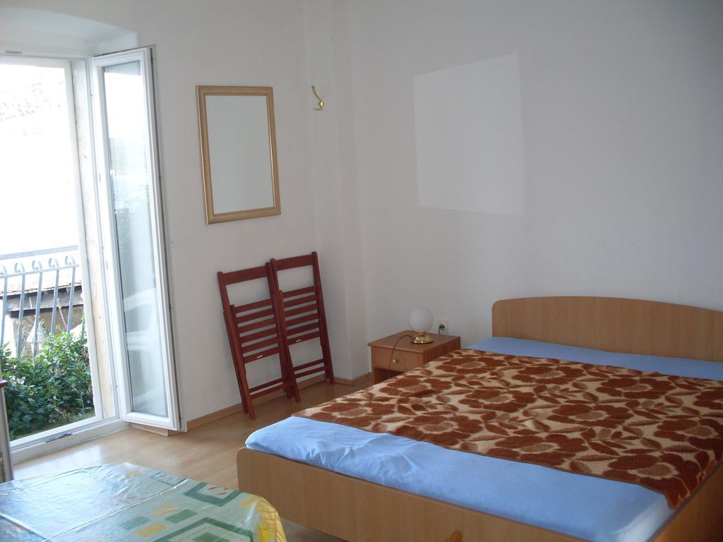 Apartments Acalinovic Vis Quarto foto